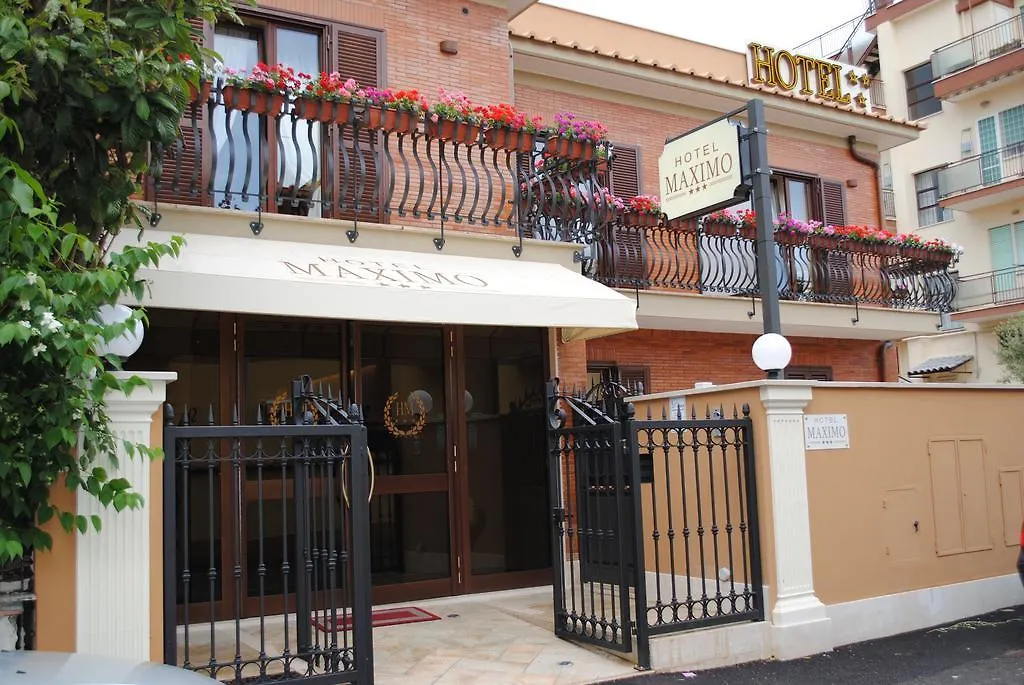 Hotel Maximo-1